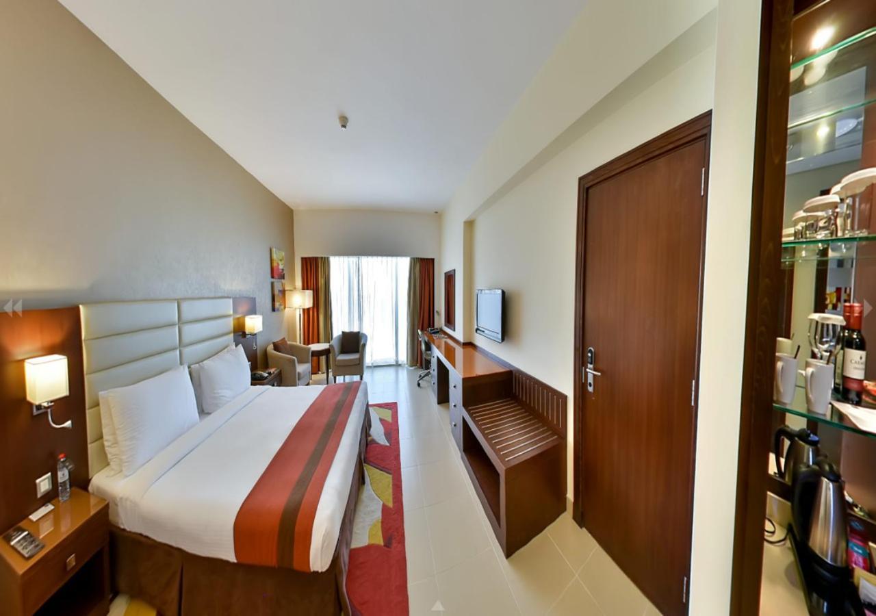 Millennium Downtown Отель 4*